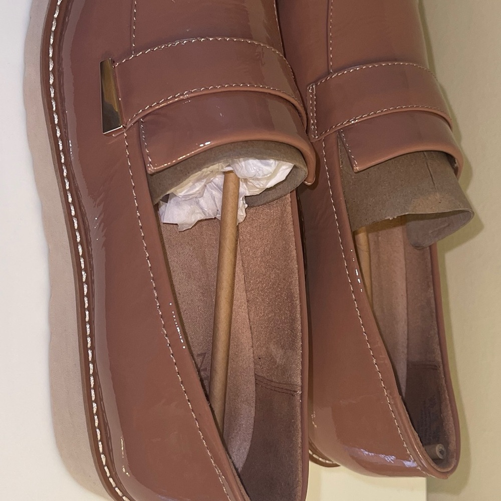 NEW Naturalizer Adiline Platform Slip on Loafers patent leather Tan Size-9W US